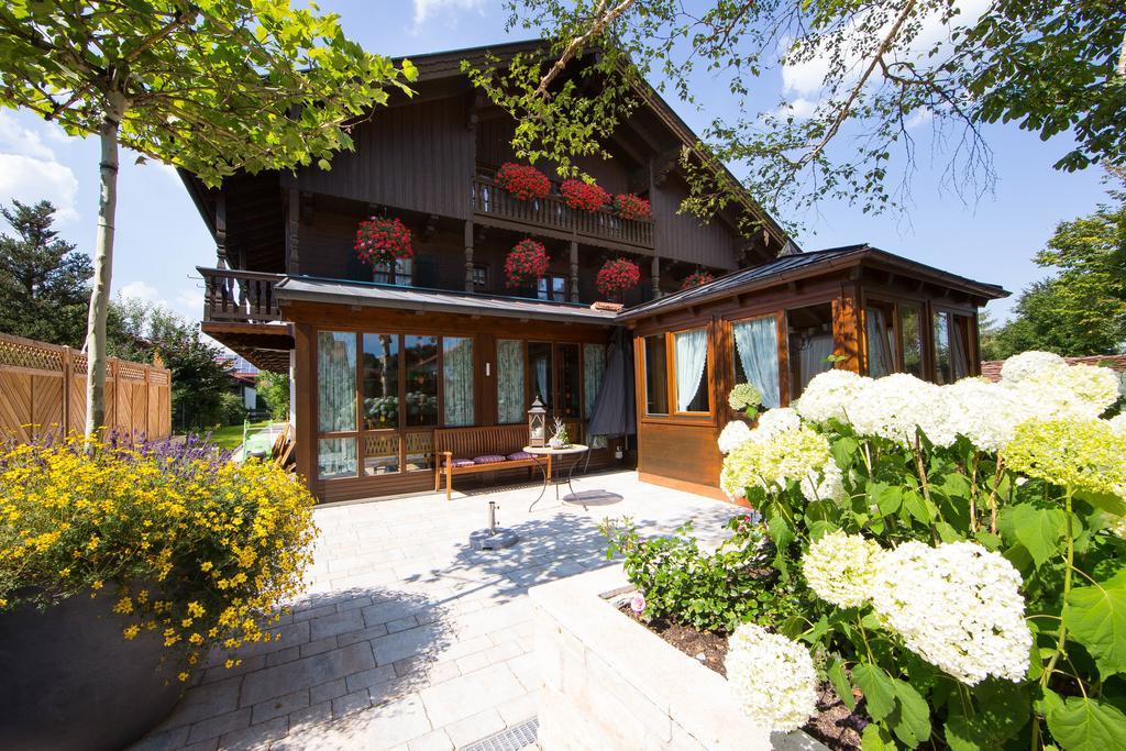 Pension Ludwig Thoma Otterfing ภายนอก รูปภาพ